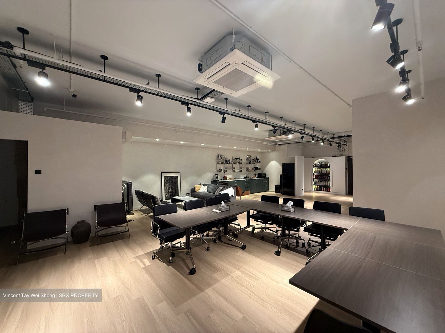 Vertex (D14), Office #524021881